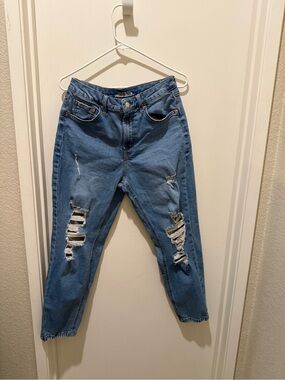 Women’s Blue Distressed High-Rise Mom Jeans